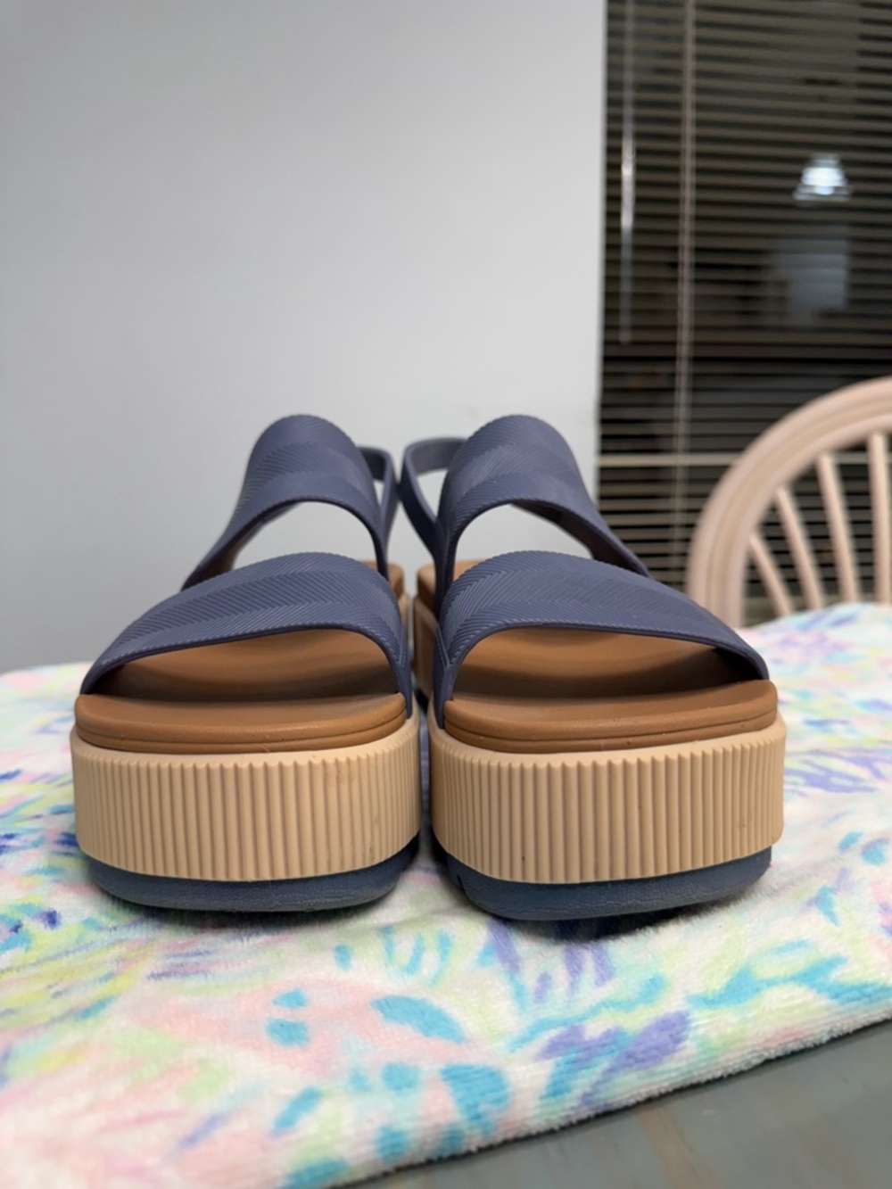 Reef Women’s Indigo Platform Sandals with Tan Platform - Picture 4 of 7